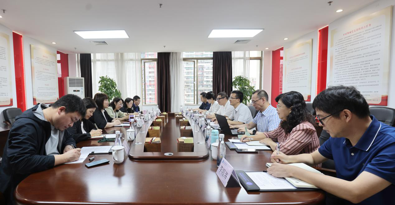 湖北省社会科学院副院长袁北星一行到我院调研座谈